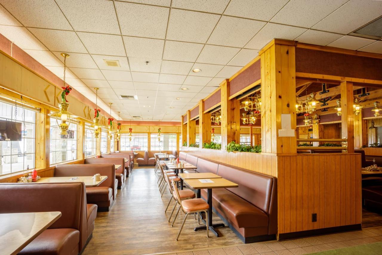 The Summit Inn Snoqualmie Pass Bagian luar foto